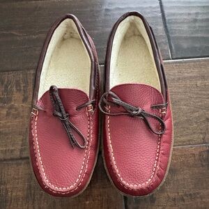 LL Bean Red Leather Moccasin Shearling Lined Slippers Women's 8M